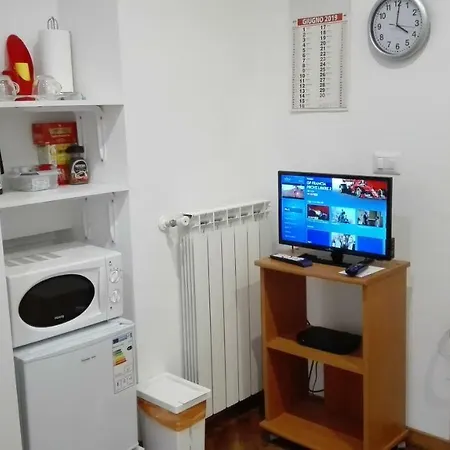 Guest house Tiziano 67 *